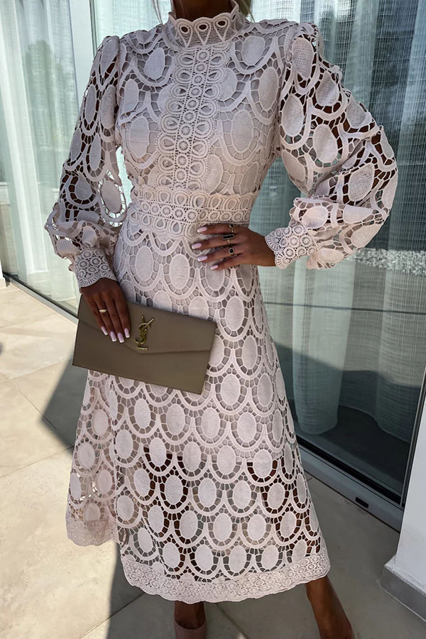 Iza - Romantic Lace Dress