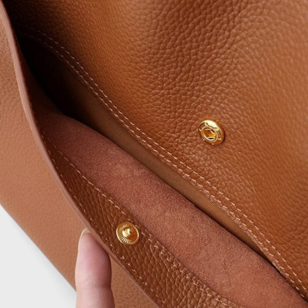 Fara - Elegant and Timeless Shoulder Bag