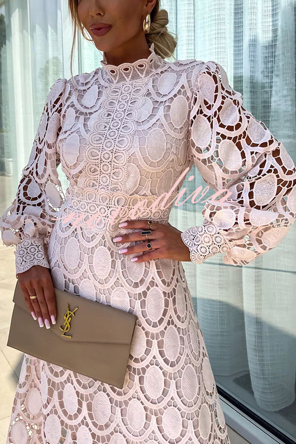 Iza - Romantic Lace Dress