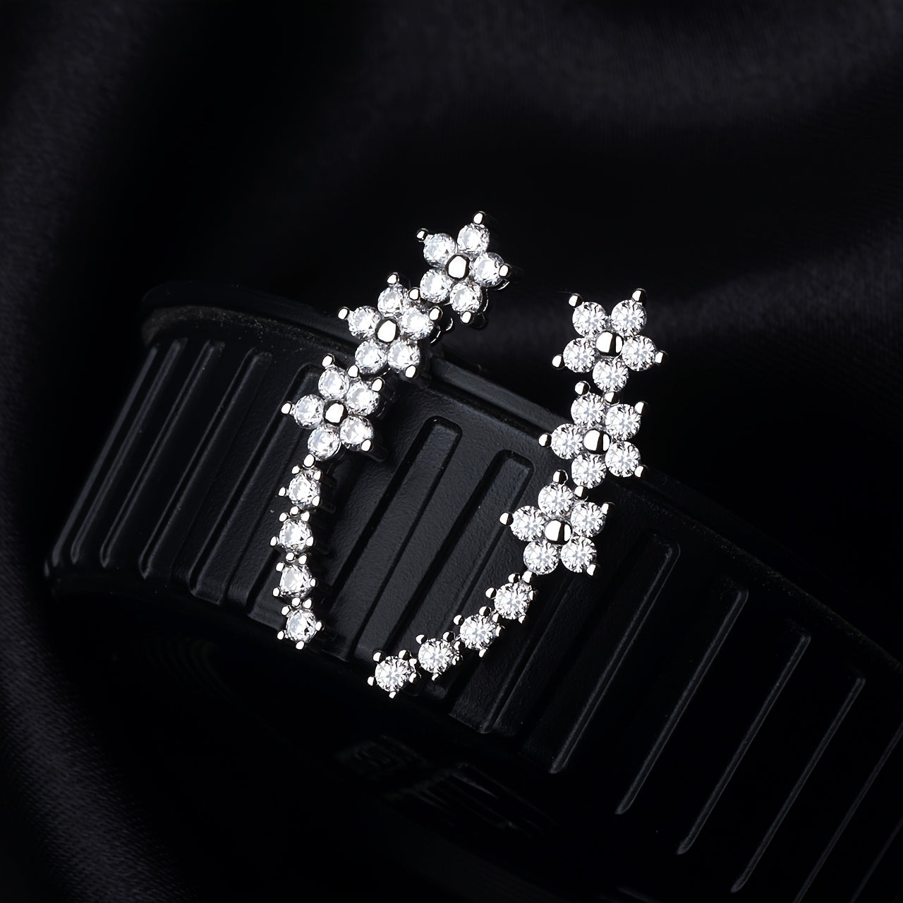 Lucia - Timeless Floral Earrings