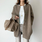 Amelia - Elegant Cardigan