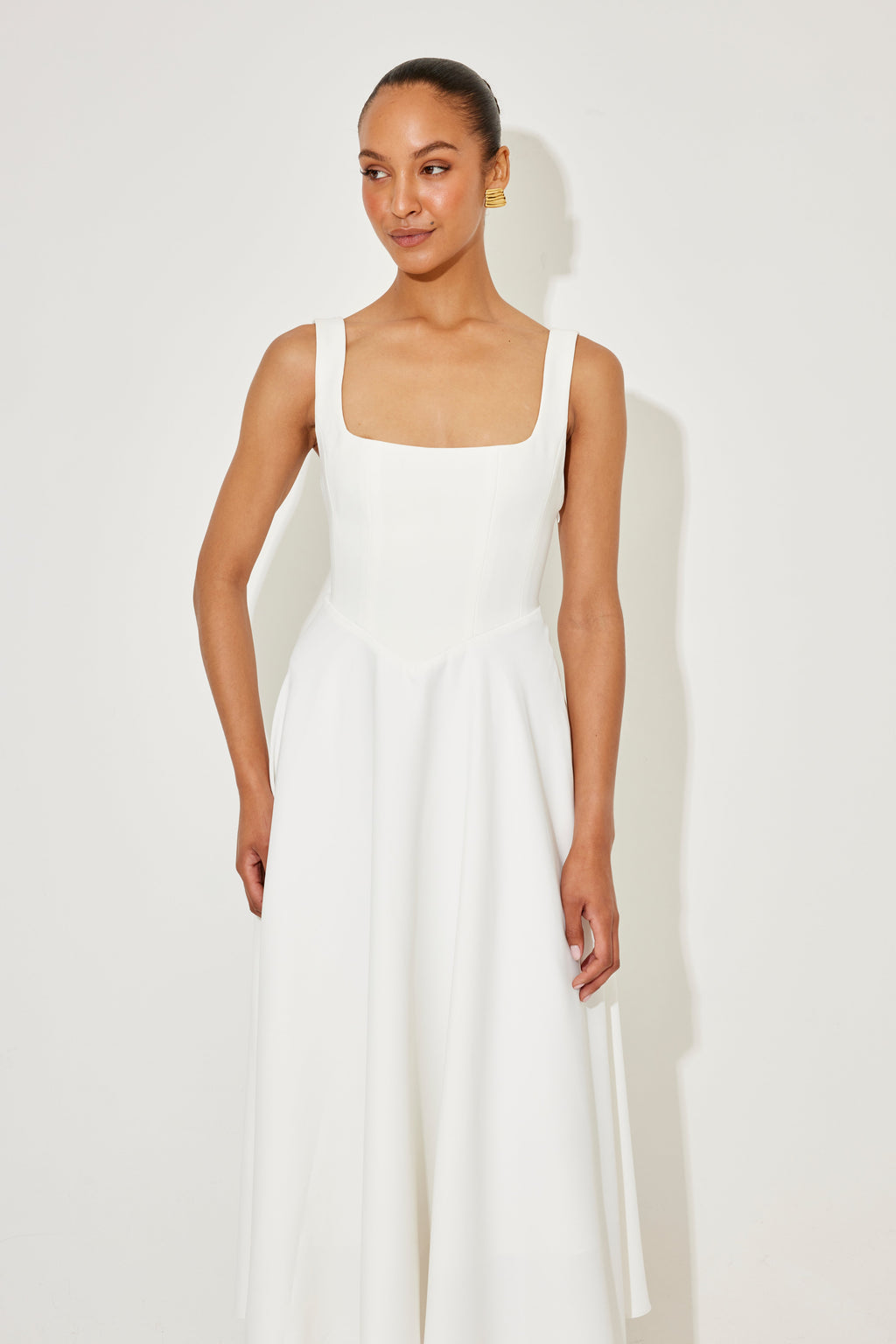 Leah - Timeless Flowy Midi Dress