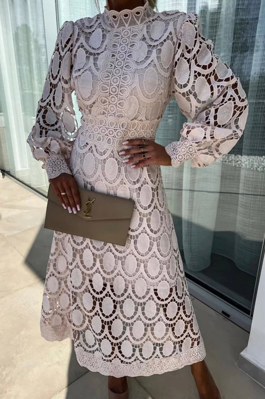 Lea - Elegant Lace Midi Dress