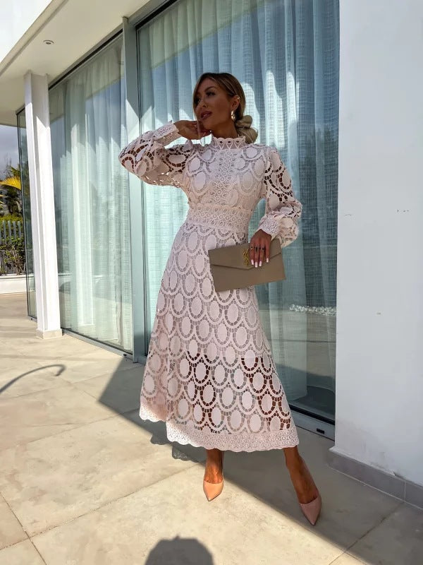 Iza - Romantic Lace Dress