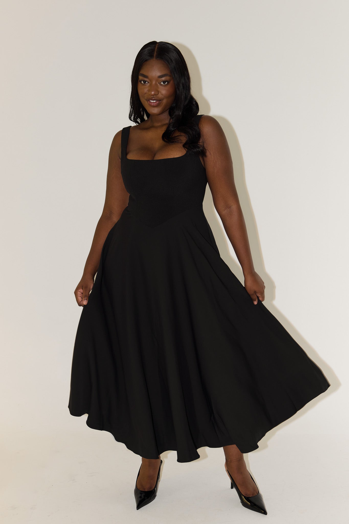 Leah - Timeless Flowy Midi Dress