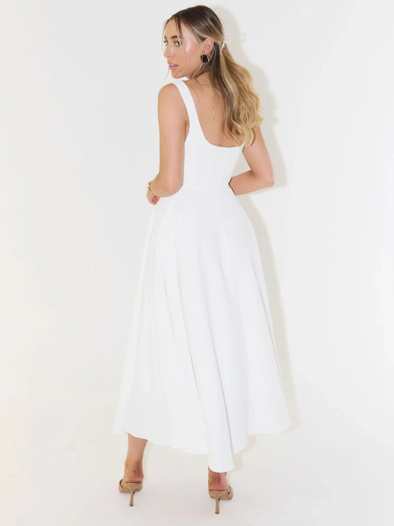 Vena - Elegant Flowing Dress