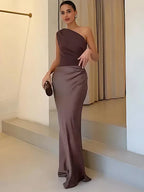 Lara - Maxi Dress with a Guilt in Satin