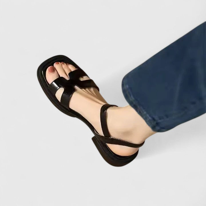 Faye - Sophisticated Flat Sandals