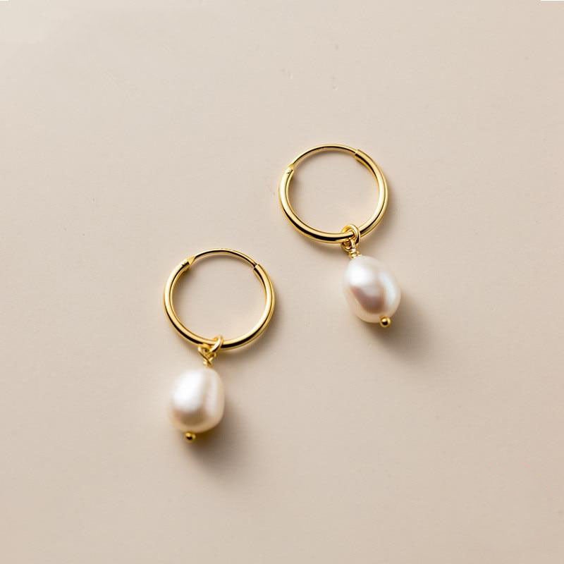 Sam - The Classic Pearl Earrings
