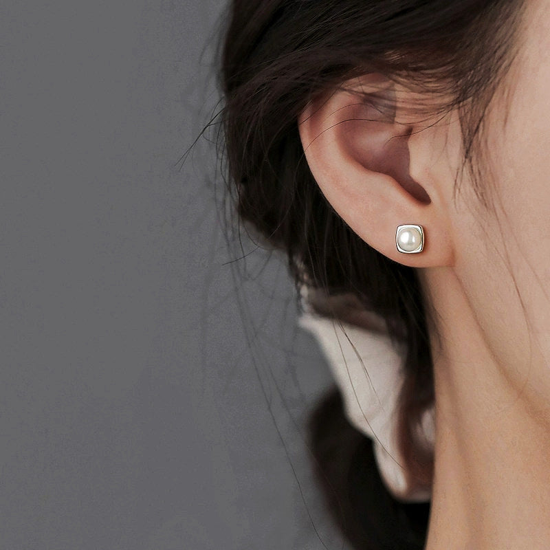 Rowan - Elegant Freshwater Pearl Dangle Earrings