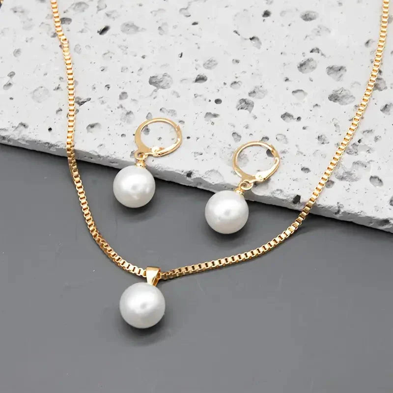 Faye - Elegant Graceful Pearl Necklace Set