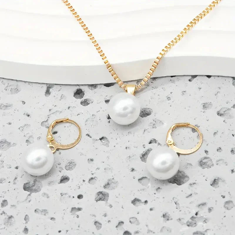 Faye - Elegant Graceful Pearl Necklace Set