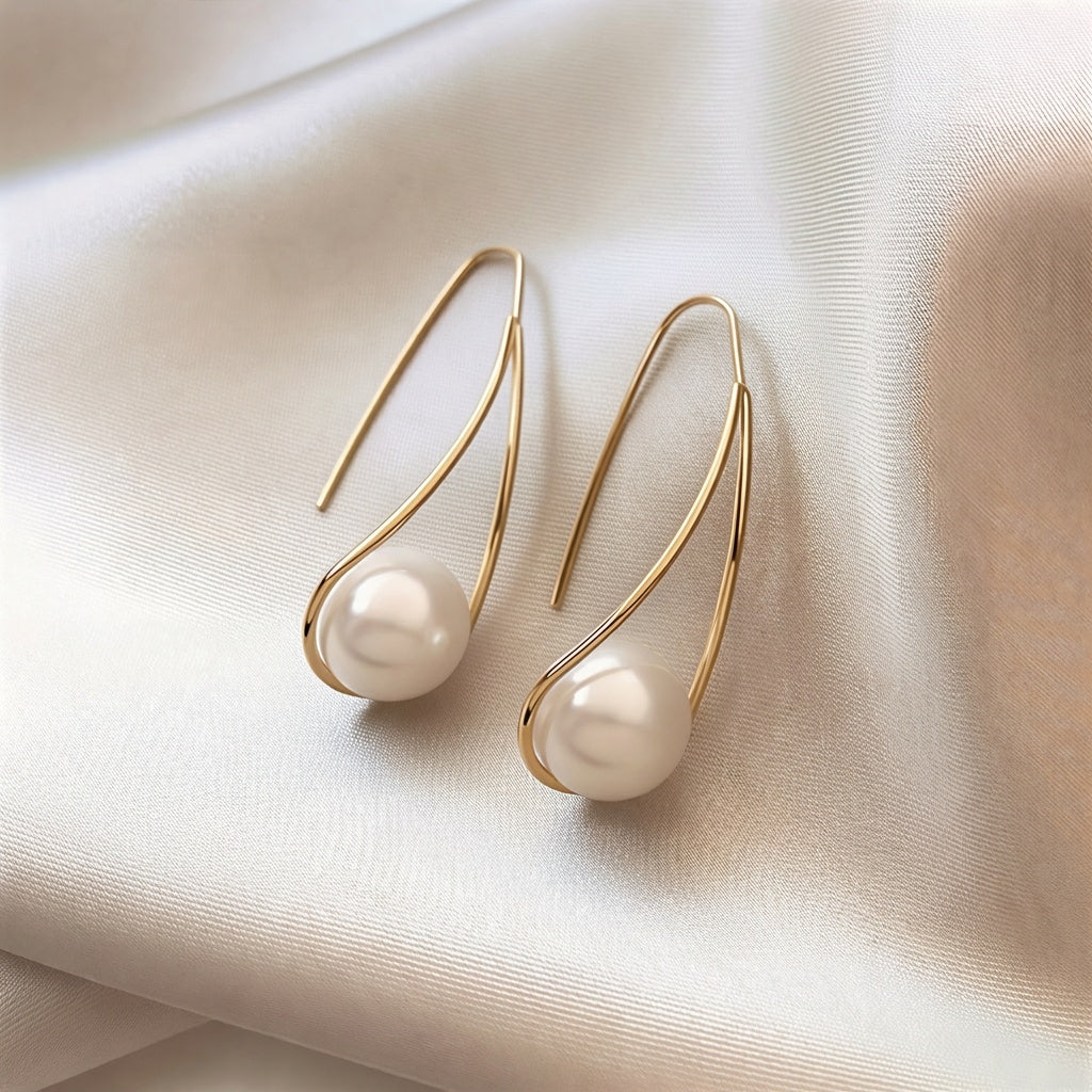 Reign - Elegant Pearl Mystic Earrings