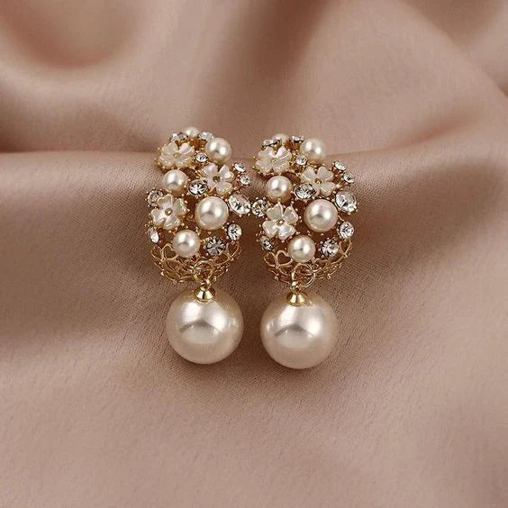 Talia - Elegant Earrings with Floral Pattern and Pearls