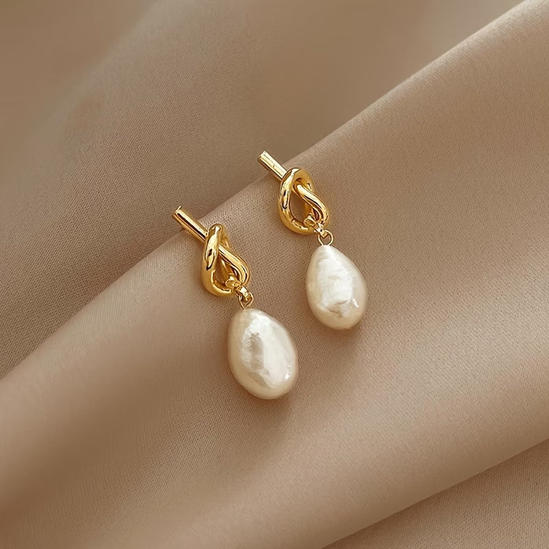 Hana - Knot Pearl Elegance Earrings