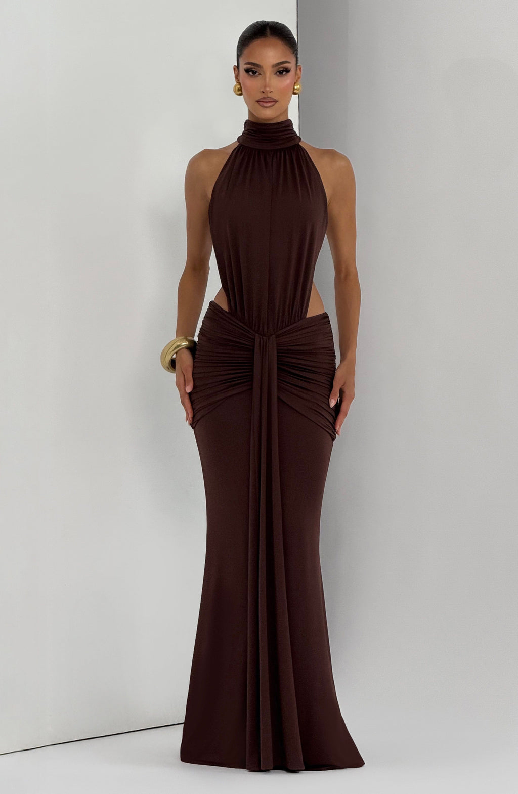 Luna - Elegant Backless Silk