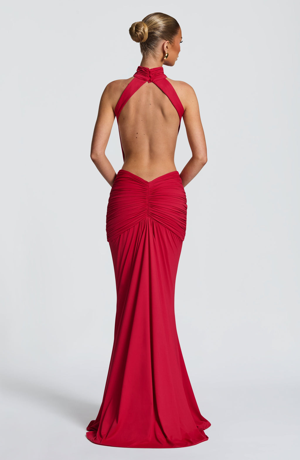 Luna - Elegant Backless Silk