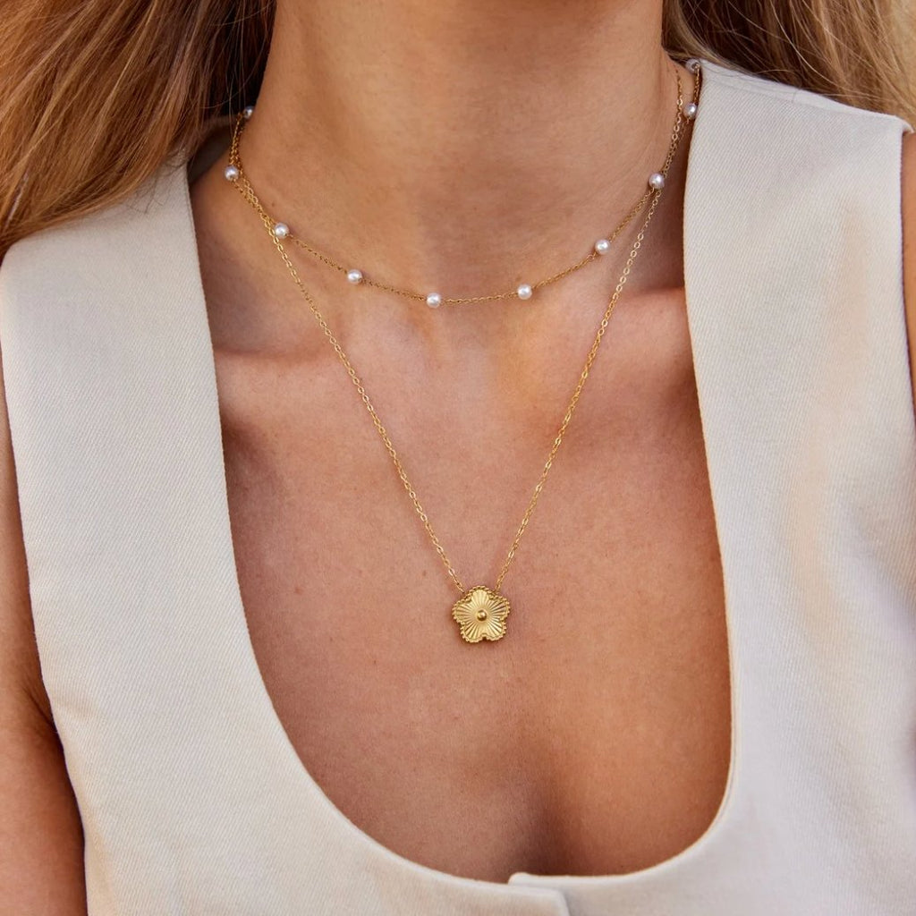 Dona - Timeless Pearl and Gold Necklace