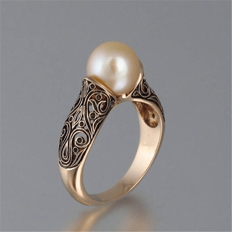 Sia - Timeless Vintage Pearl Gold Ring