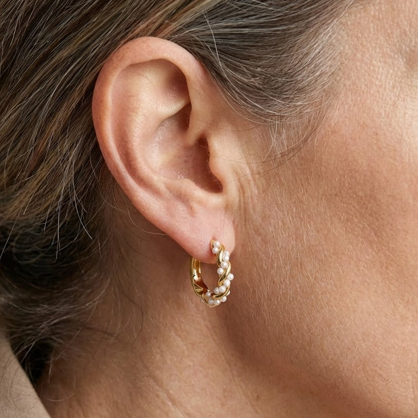 Zeya - Twisted Pearl Hoop Earrings